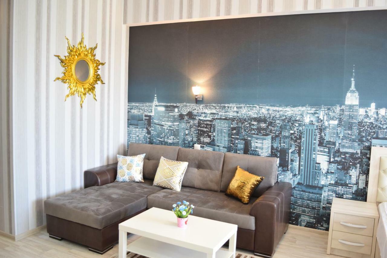 Apartment With Good View In The Center Bishkek Exteriör bild