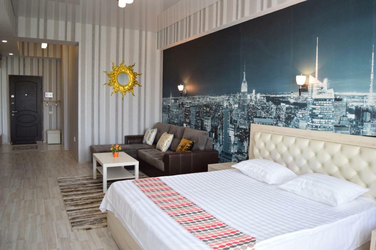 Apartment With Good View In The Center Bishkek Exteriör bild